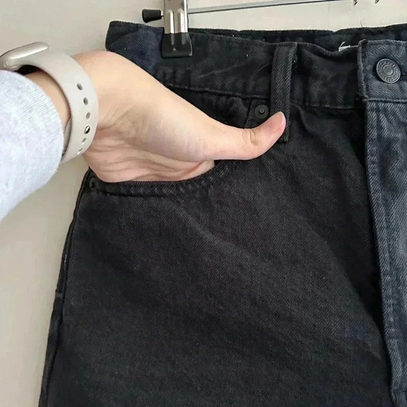 Levi’s Wellthread Collection Ribcage Short, Size 28, Black High-Waisted Shorts - Picture 12 of 16